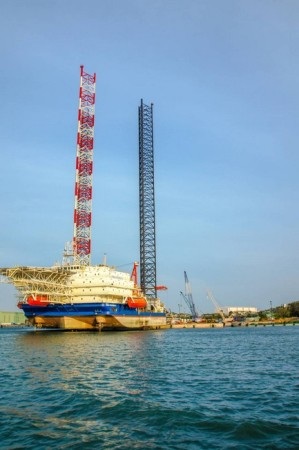 Một ngày làm "cần thủ" trên biển Côn Đảo - 15 Sông Dinh và hệ thống cảng