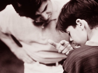 Những ông bố “quân phiệt” - 1