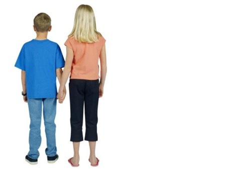 Trẻ biết yêu từ khi lên 10 - 1