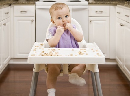 Tập cho bé... ăn bốc