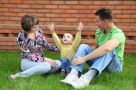 Nhà có một mụn con - 1 1. Bạn sẽ cảm thấy có
lỗi vì không cho con “có anh, có em”