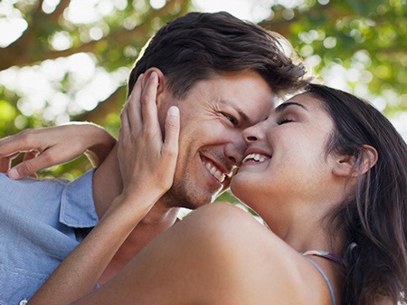 Điểm chung của đàn ông lừa dối vợ - 1 1. Luôn có những bí
mật