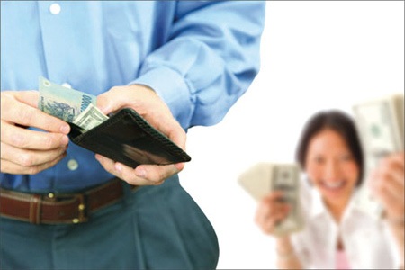 Đàn ông Việt giấu tiền ở đâu? - 1 Vì đâu nên nỗi?