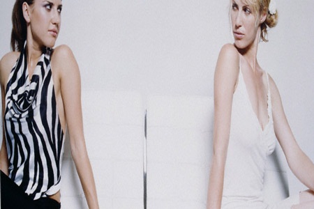 Cô ta xảo quyệt hay tôi quá đa nghi?