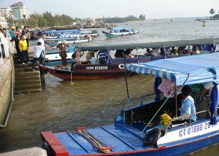 Ẩn họa tàu du lịch trên sông - 2