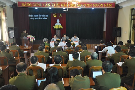 Tăng cường kiểm tra, kiểm soát tình trạng buôn lậu, hàng giả dịp cuối năm - 1 Quang cảnh buổi làm việc