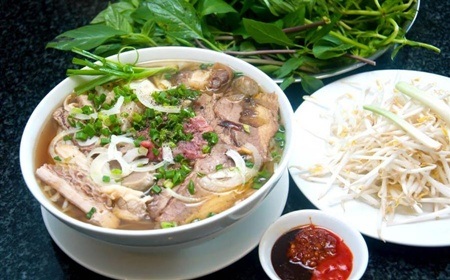 Phở Việt Nam tiếp tục được truyền thông nước ngoài tôn vinh - 1 Phở Việt hấp dẫn mọi giác quan ngay từ cái nhìn đầu tiên