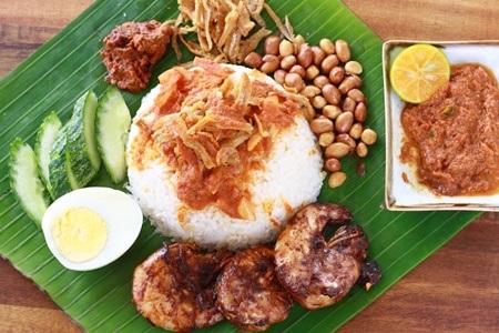Bún chả - một trong những món ngon đường phố hấp dẫn nhất thế giới - 11 Món bánh cá tuyết Bacalhau của Bồ Đào Nha được dùng kèm bánh mỳ và phô mai