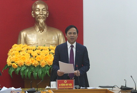 UBND tỉnh đánh giá việc giải ngân nguồn vốn xây dựng NTM - 3 Đồng chí Đặng Huy Hậu, Phó Chủ tịch
UBND tỉnh phát biểu kết luận cuộc họp.