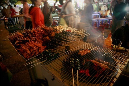 Khám phá chợ Âm Phủ ở Đà Lạt - 4 Đồ nướng là món ăn quen thuộc, đặc trưng ở Đà Lạt
