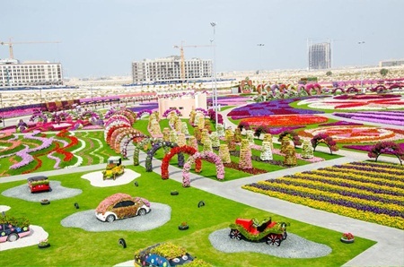 Lạc bước vào vườn hoa đẹp nhất thế giới ở Dubai - 5 Cả khu vườn có 4 lối đi bộ dài chừng 4 km