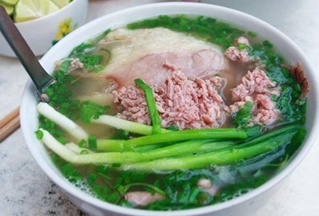 Món ăn Việt khiến "khách Tây" suýt xoa - 2 Hương vị tinh tế của phở bò chinh phục nhiều vị khách nước ngoài