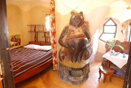 Du khách thích thú với ngôi nhà điên ở Đà Lạt - 6 Mỗi phòng trong nhà đều có tên theo một loài thú quý