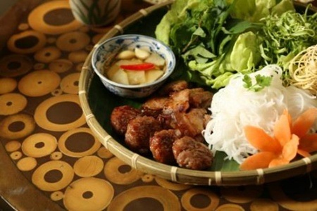 Món ăn Việt khiến "khách Tây" suýt xoa - 8 Bún chả Hà Nội đại diện cho nét thanh lịch tinh tế của người Tràng An