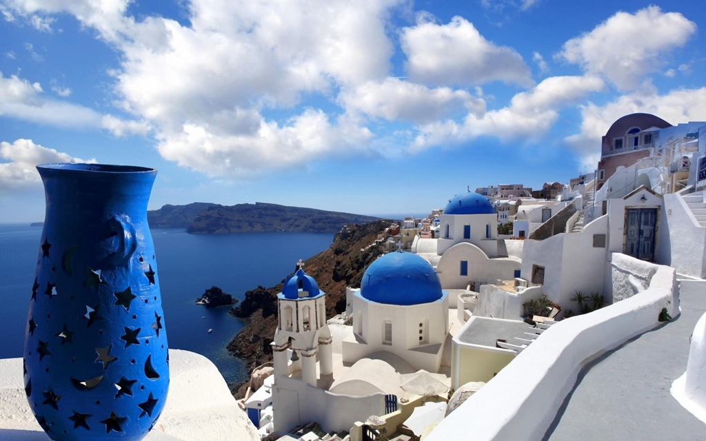 Đảo thiên đường Santorini - điểm đến của những đôi tình nhân - 2 Vẻ đẹp nơi đây được so
sánh với những hình ảnh trong thế giới thần thoại của Hy Lạp
