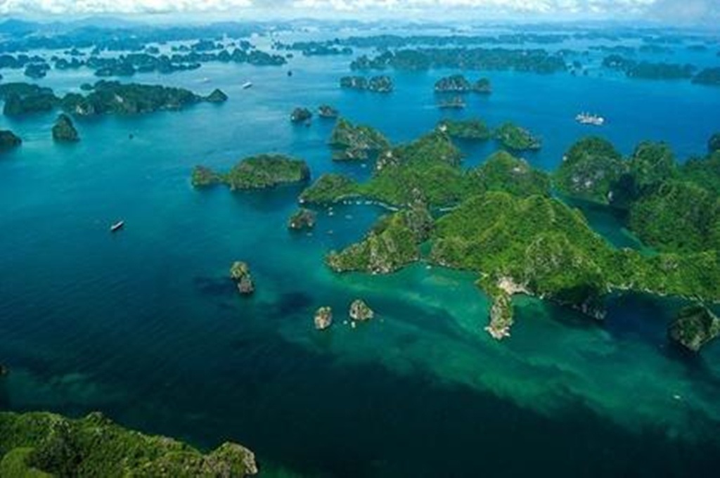 Du lịch Việt Nam “được mùa” vinh danh trên báo nước ngoài - 3 Vẻ đẹp vùng vịnh chụp từ thủy phi cơ