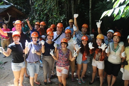 Nếu muốn thử cảm giác mạnh, bạn có thể tham gia vào các trò chơi mạo hiểm trên núi