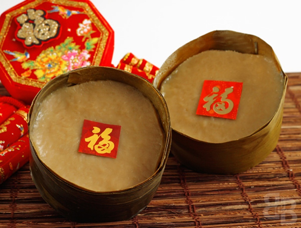Ngó món ngon truyền thống dịp Tết âm của các nước Châu Á - 1 Những chiếc bánh
nian gao có dán chữ Phúc bên ngoài
