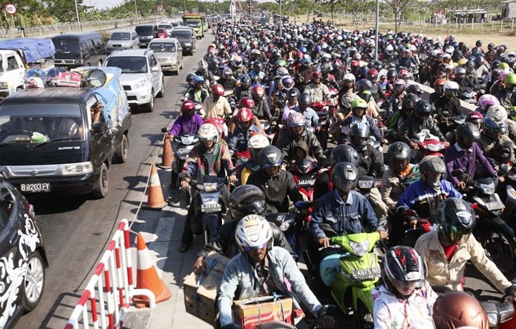 Thành phố lớn thứ 2 của Indonesia cũng rơi vào tình trạng ùn tắc dữ dội