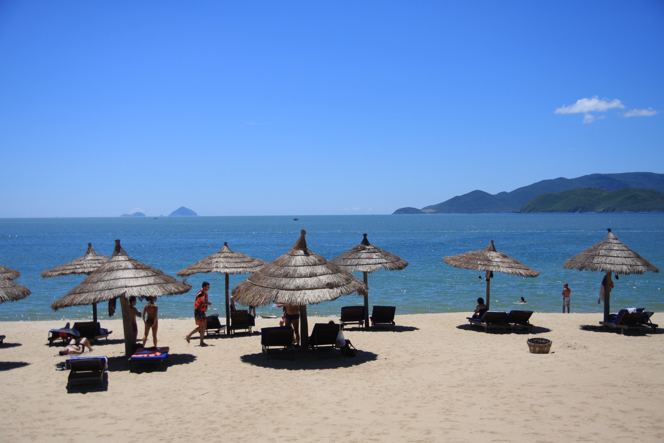 Dạo quanh những miền đất đẹp như mơ ở miền Trung - 5 Trượt
cát ở Phan Thiết