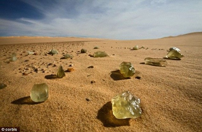 Chiêm ngưỡng những địa danh ngoạn mục trên thế giới - 4 5. Hồ Laguna Colorada, Bolivia