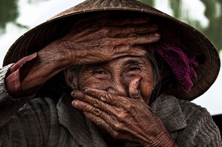 Nụ cười Việt Nam qua ống kính nhiếp ảnh gia người Pháp - 1 Bộ hình của Réhahn mang nhiều ý nghĩa nhân văn, mang lại cảm xúc cho người xem.