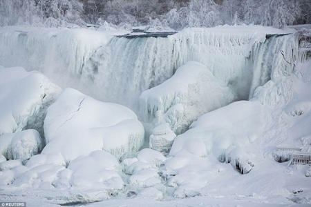 Kinh ngạc ngọn thác hùng vĩ Niagara "đông cứng" trong giá lạnh - 10 Hoàng Hà