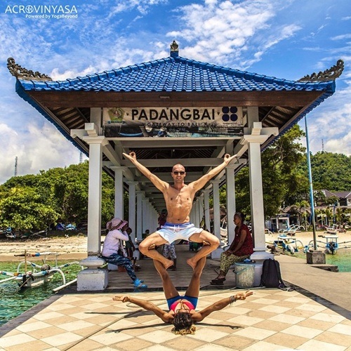 Bộ ảnh du lịch siêu độc của cặp vợ chồng huấn luyện yoga - 3 Bộ ảnh đang nhận được sự đón nhận từ cộng đồng mạng.