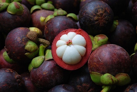 Khách nước ngoài lạ lẫm với muôn kiểu trái cây vùng nhiệt đới - 5 Không chỉ có tại các nước Đông Nam Á, q