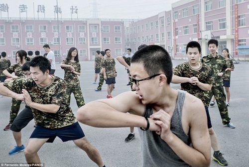  Hằng ngày, các bệnh nhân còn được uống thêm thuốc chống trầm cảm.