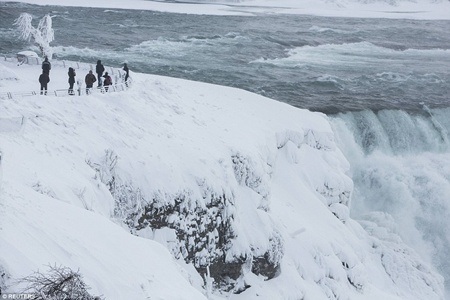 Kinh ngạc ngọn thác hùng vĩ Niagara "đông cứng" trong giá lạnh - 8 Hoàng Hà