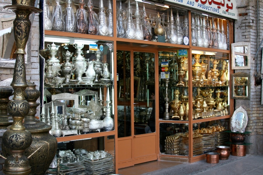 Ấm Samovar - quà lưu niệm của nước Nga - 4 Một cửa hàng đồ lưu niệm tại Nga.