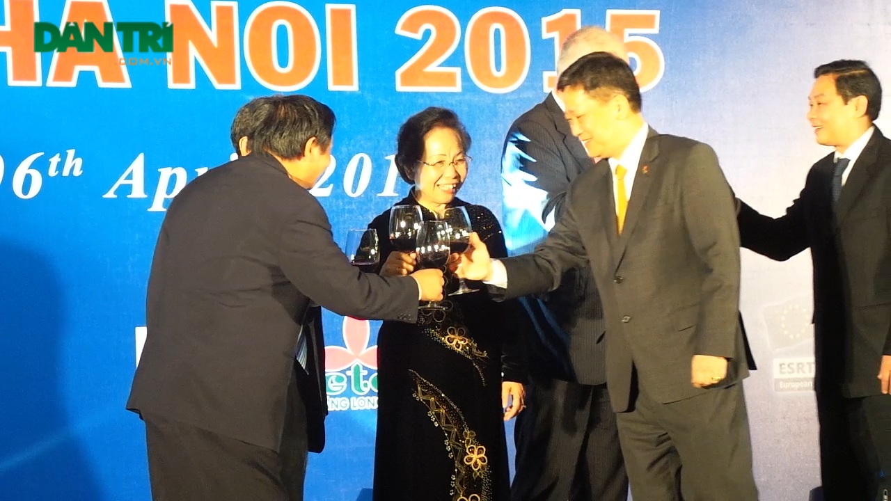 Chính thức khai mạc hội chợ du lịch lớn nhất Việt Nam - 1 Hội chợ Du lịch quốc tế 2015 vinh dự được đón Phó chủ tịch nước Nguyễn Thị Doan.