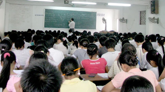 4 lưu ý quan trọng khi chọn học chương trình liên thông, văn bằng 2 - 1 Sau giờ làm việc, bạn có nên tiếp tục dành thời gian vào những lớp đọc-chép kiểu này?