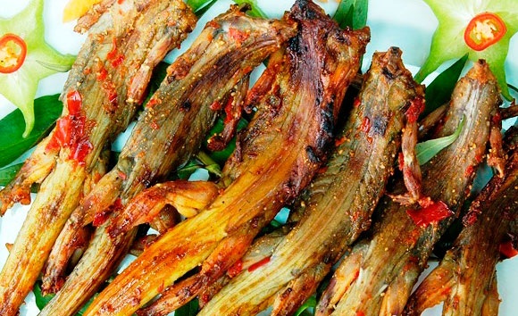 Về Phan Thiết săn tìm món dông ngon trứ danh - 3 Dông nướng dễ thuyết phục thực khách sành ăn.