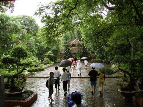 Nhớ ngày giỗ Tổ, hành hương Đền Hùng - 1 Đền Hùng ngày nào cũng có khách thập phương ghé thăm, nhưng những tháng đầu năm là đông nhất.