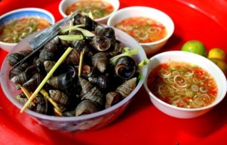 Xuýt xoa món ốc cay trong ngày mưa phùn - 1 Xuýt xoa món ốc cay trong ngày mưa phùn