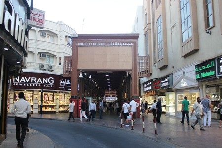 Giật mình với chợ một ngày mua bán... hàng tấn vàng