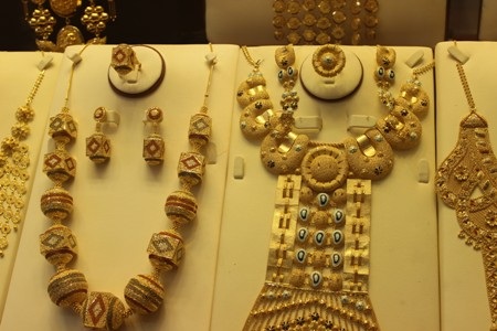 Giật mình với chợ một ngày mua bán... hàng tấn vàng