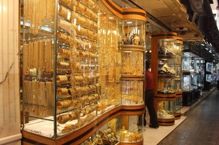 Vàng ở đây nhiều vô kể