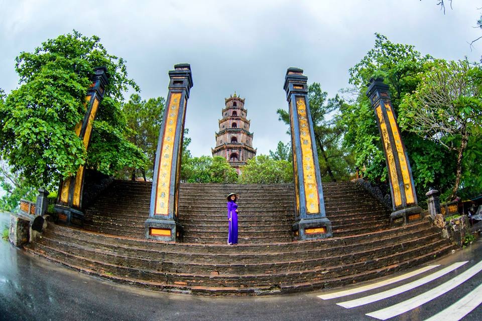 Vẻ trầm mặc của Huế trong ngày mưa đầu hạ - 1 Vẻ trầm mặc của Huế trong ngày mưa đầu hạ