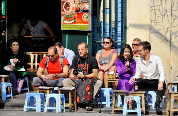 4 địa điểm “săn Tây” để luyện tiếng Anh ở Hà Nội - 2 4 địa điểm “săn Tây” để luyện tiếng Anh ở Hà Nội