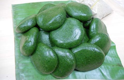 Bánh ngải dẻo thơm làm xiêu lòng thực khách - 1 Bánh ngải dẻo thơm làm xiêu lòng thực khách