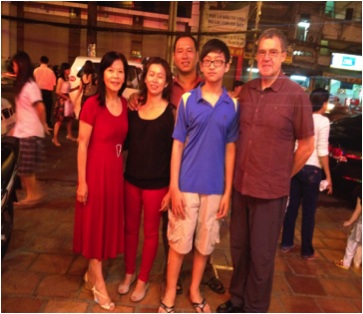 Nhà trường luôn sát cánh cùng gia đình để giúp học sinh phát huy hết khả năng học tập của mình.