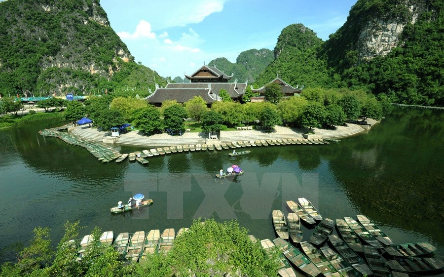 Chiêm ngưỡng di sản thế giới hỗn hợp đầu tiên của Việt Nam - 6 Theo