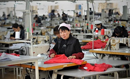 Trung Quốc tăng lương, cơ hội cho Việt Nam - 1 Trung Quốc tăng lương, cơ hội cho Việt Nam