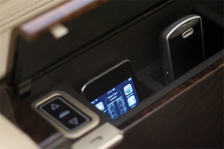 Và cả nơi để điện thoại.