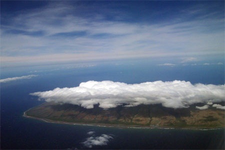 Vào năm 2010, ông Ellison chi 10,5 triệu USD để mua một biệt thự ở Newport, Rhode Island.