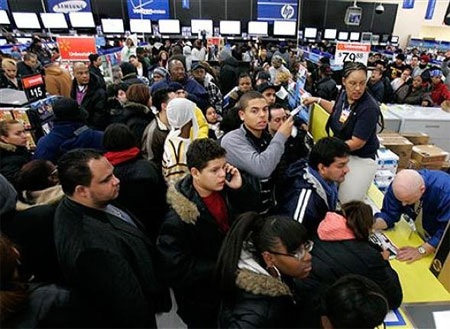 Mỗi tuần, Wal-Mart phục vụ hơn 200 triệu khách hàng tại 10.400 cửa hiệu ở 27 quốc gia.