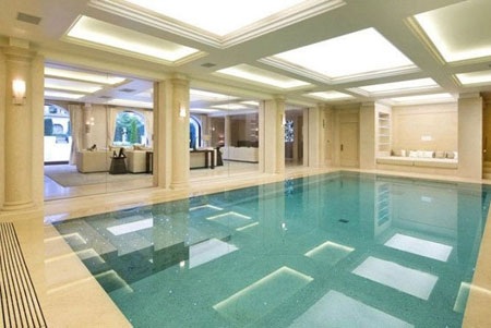 Trong dinh thự One Cornwall Terrace có một spa và một phòng tập thể thao.